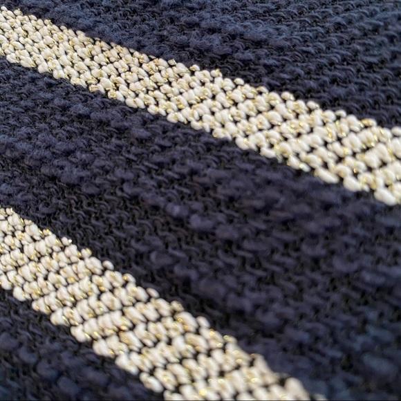 Crown & Ivy Never Worn blouse with ruffle bottom and back details - Picture 8 of 11